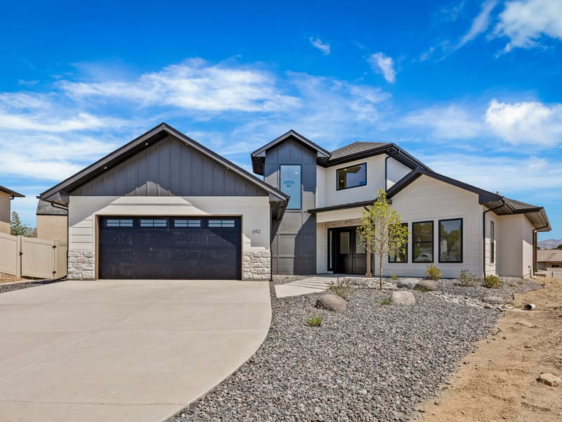 692 Claymore Ct