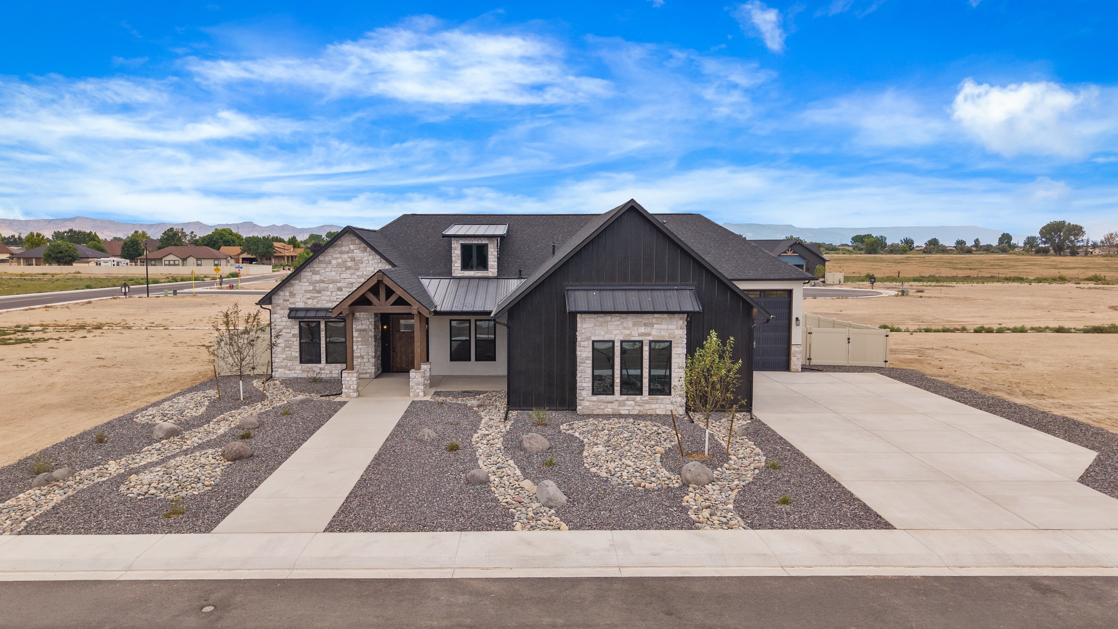 1012 Summer Haven exterior front