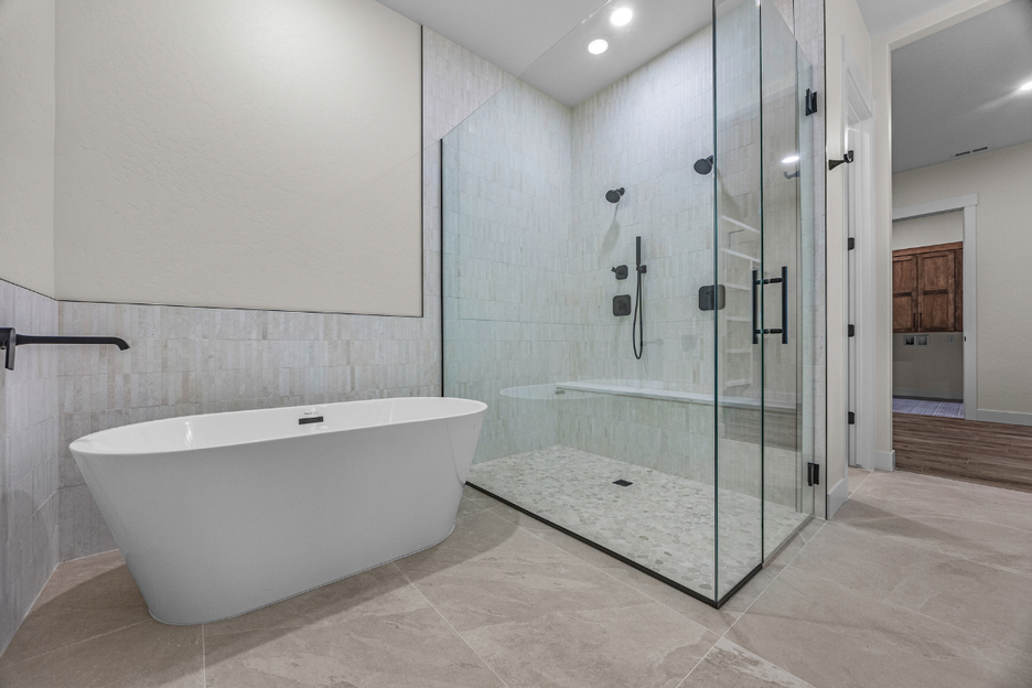 1012 Summer Haven primary bath
