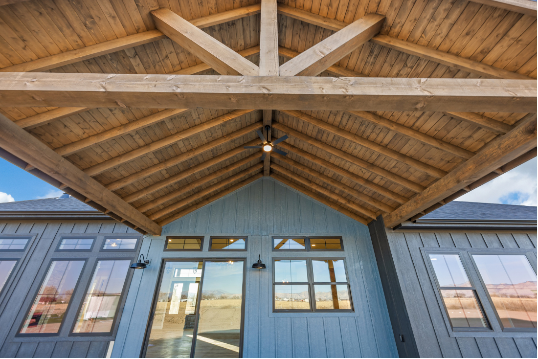 1926 K Rd covered patio