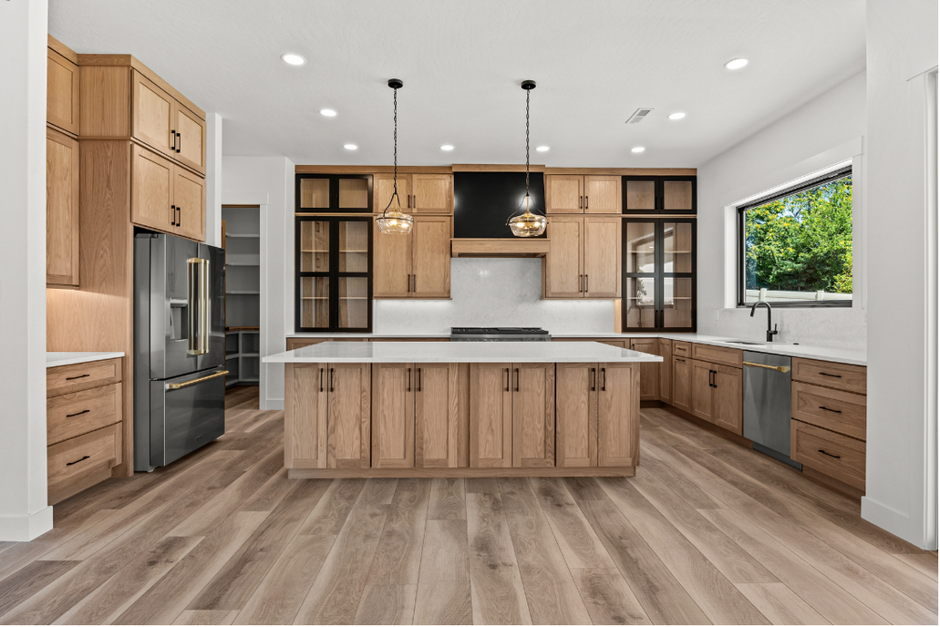 692 Claymore Ct kitchen with oak cabinetry